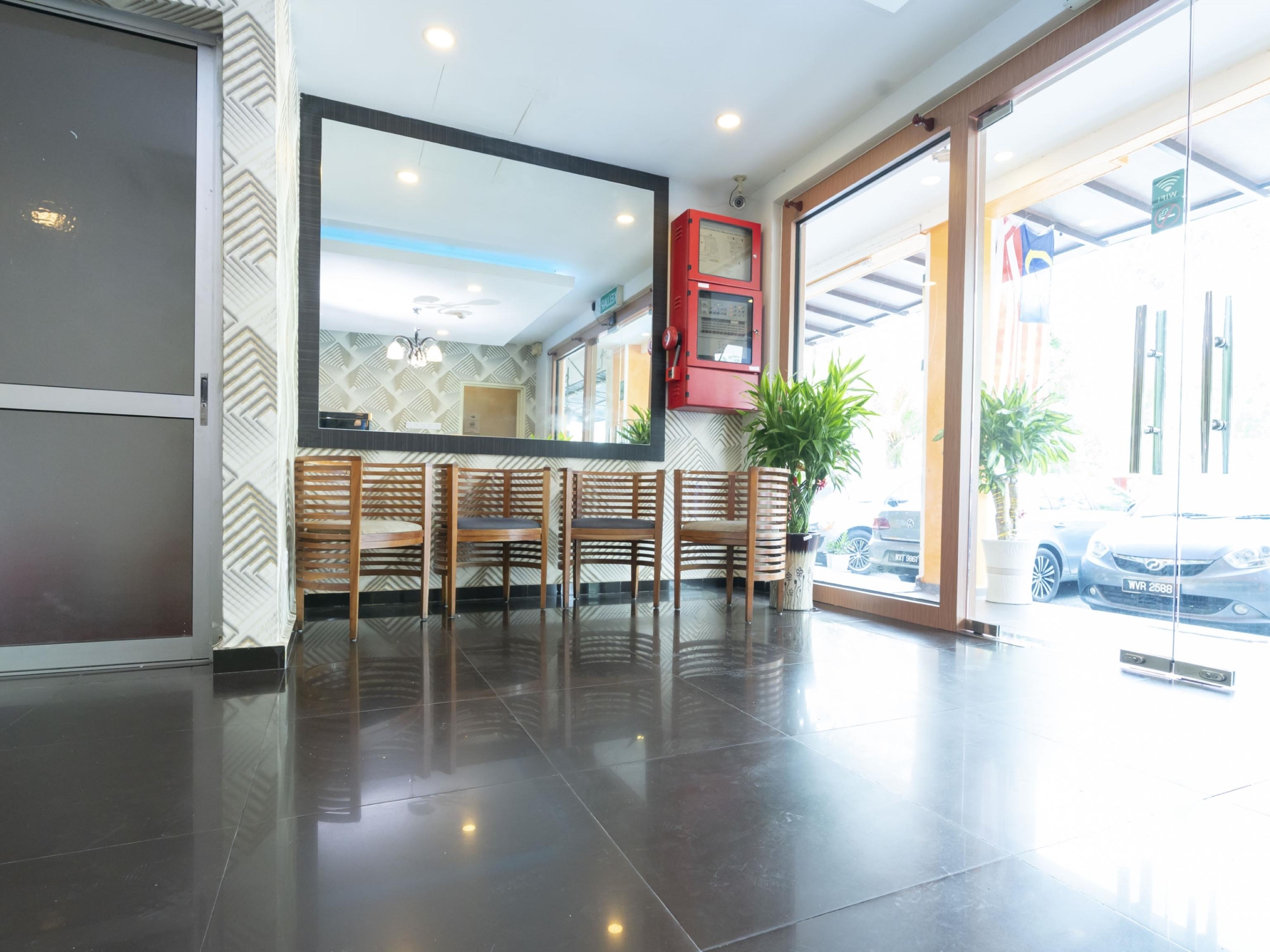 ג'והור בהרו Oyo 503 Hotel Aromas Jb מראה חיצוני תמונה